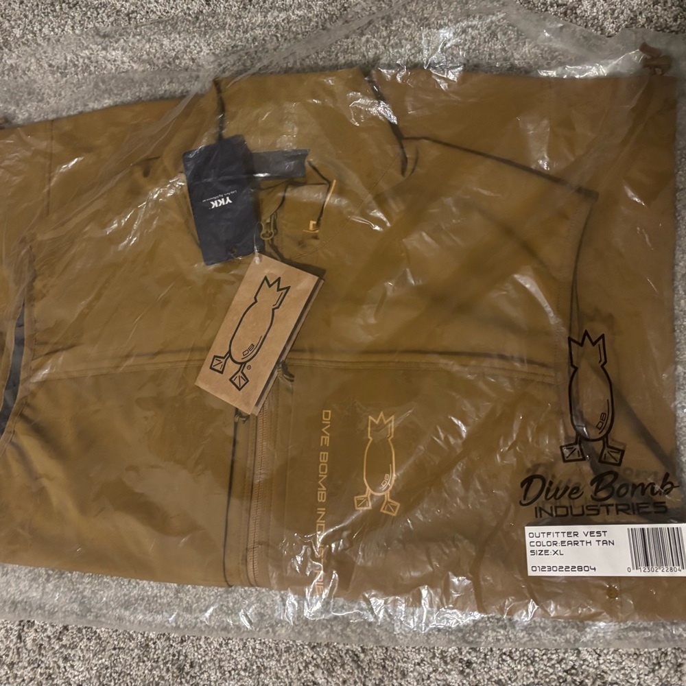 DIVE BOMB industries Outfitter hunting vest in earth tan. NWT - Picture 2 of 10